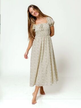 NWT Storia / Worth Collective Nya Beige Red Floral Smocked Dress Medium